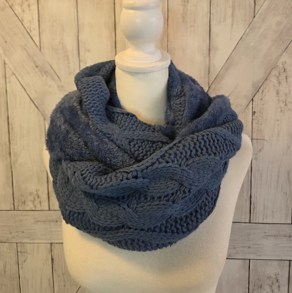 UGG Blue Knit Beanie and Scarf Set